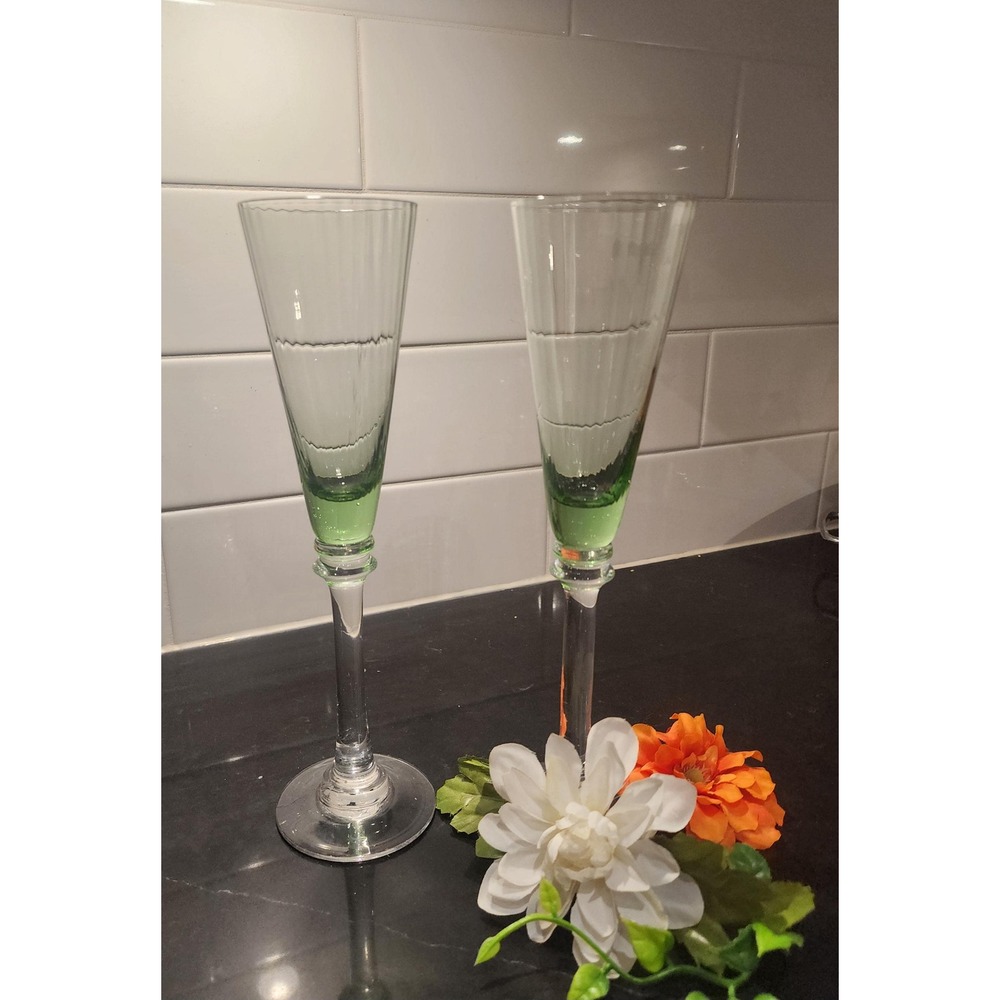 Vintage Green Ombre Champagne Flutes Ribbed Art Glass Pair Thick Stem 2pc